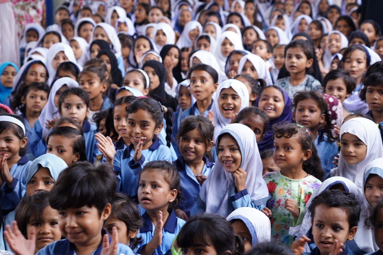 Schoolgirls gathered, Karachi
